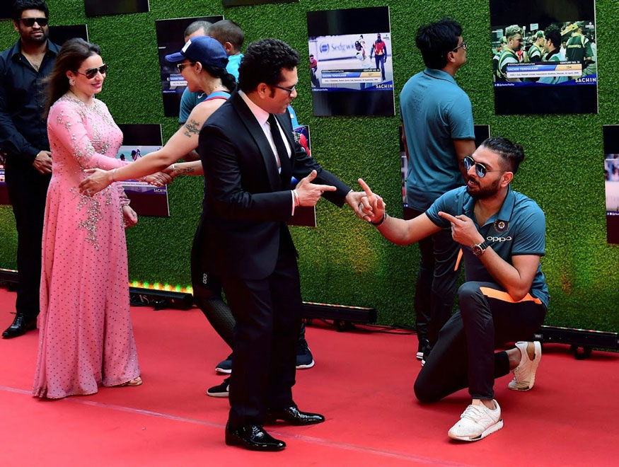 Sachin A Billion Dreams Premiere Bollywood And Cricket Stars In Attendance