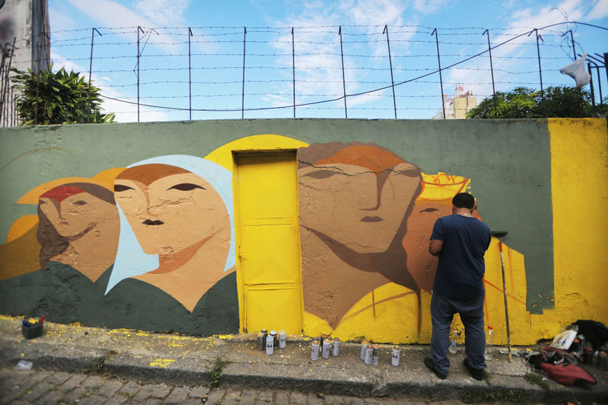 Street Artists create open air graffiti gallery in Rio's oldest favela