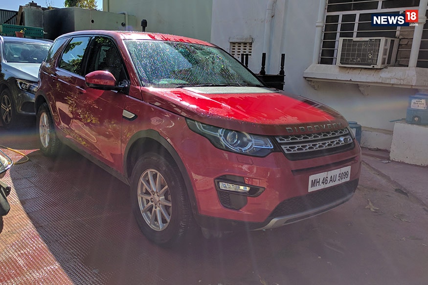 Land-Rover-Discovery-Sport-Travelogue-Wash