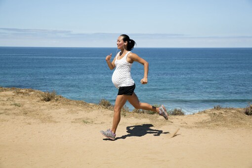 Daily exercise is one way women can give their health a boost. (Photo courtesy: AFP Relaxnews/ AMR Image/ Istock.com)