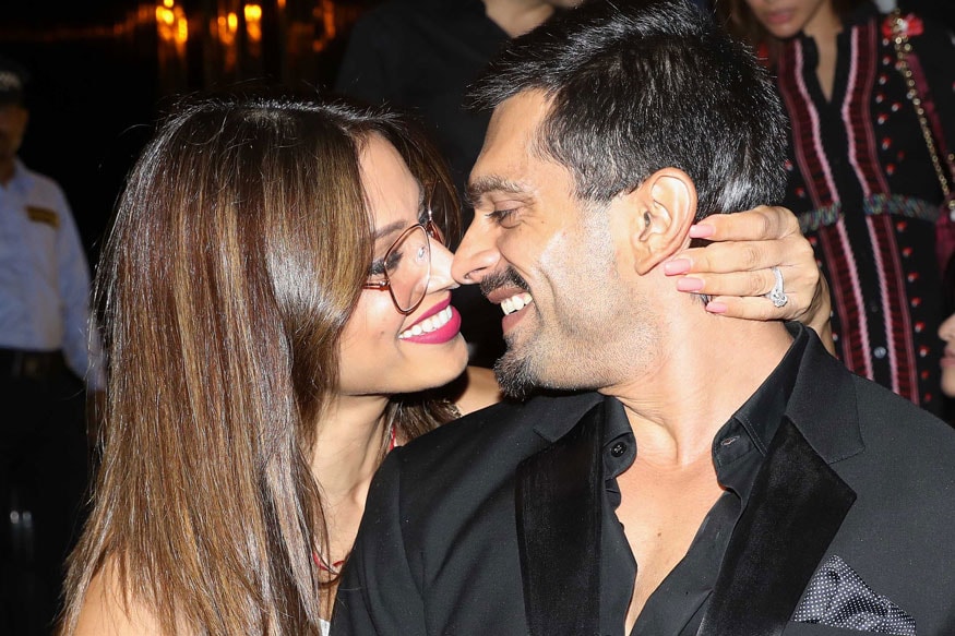 Karan Singh Grover Porn - Bipasha Basu and Karan Singh Grover Expecting Their First Child ...