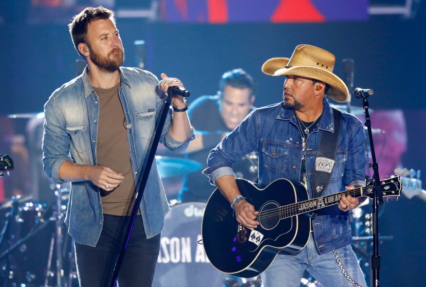 CMT Music Awards 2017 Show & Performances News18(02)