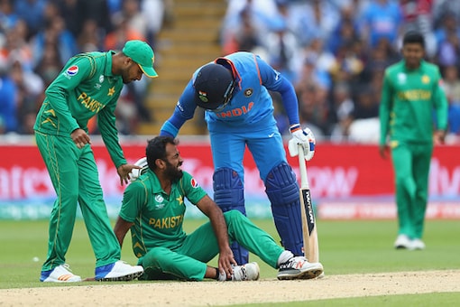 Wahab Riaz after injury (Getty Images)