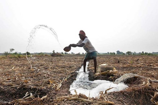 With this, Karnataka has become fourth state to announcement partial farm loan waiver after Uttar Pradesh, Maharashtra and Punjab.
(Image: Reuters) With this, Karnataka has become fourth state to announcement partial farm loan waiver after Uttar Pradesh, Maharashtra and Punjab.
(Image: Reuters)