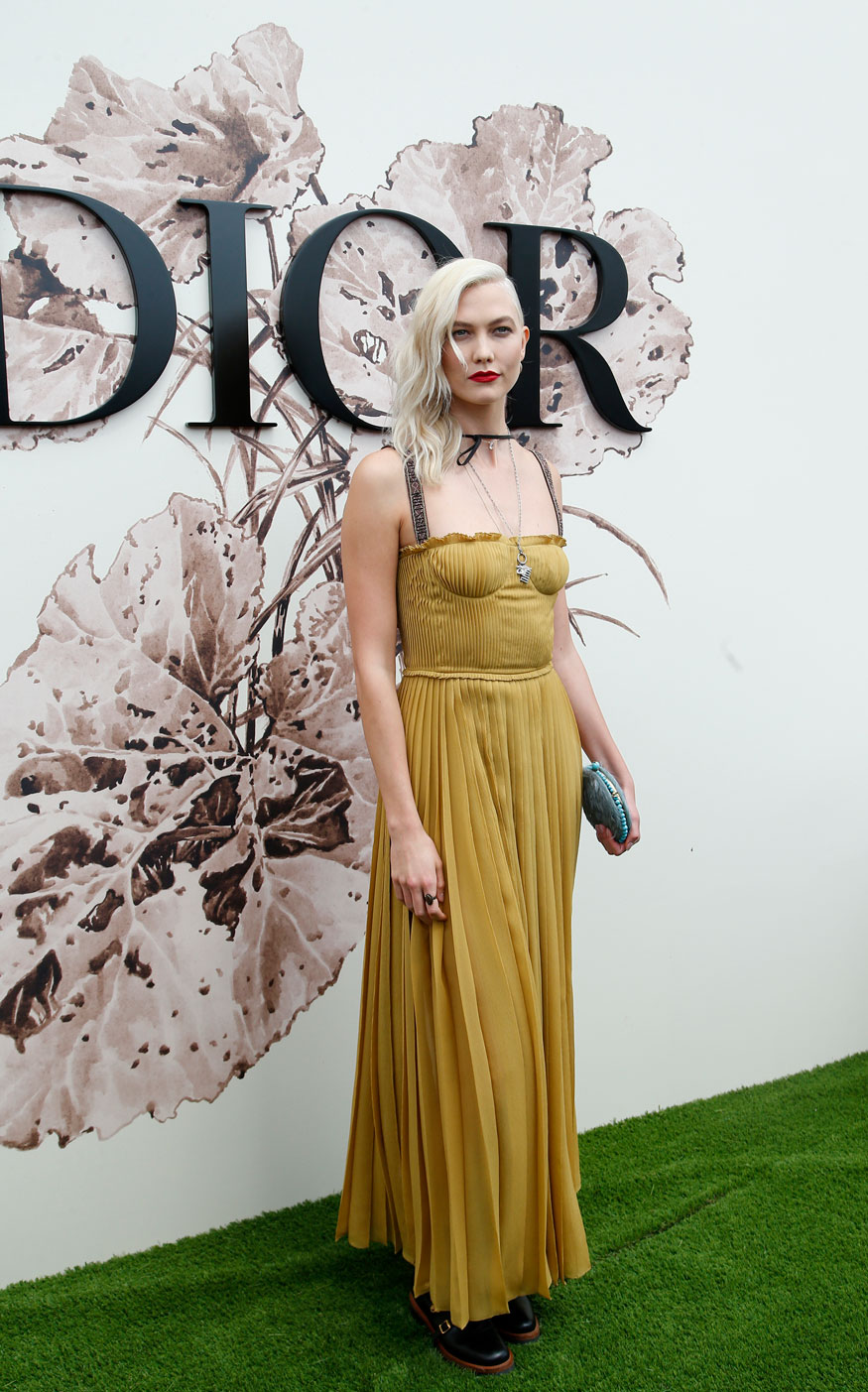 Model Karlie Kloss poses during a photocall before Christian Dior Haute Couture Fall-Winter 2017/2018 fashion collection, Monday, July 3, 2017 in Paris. (Image: AP)