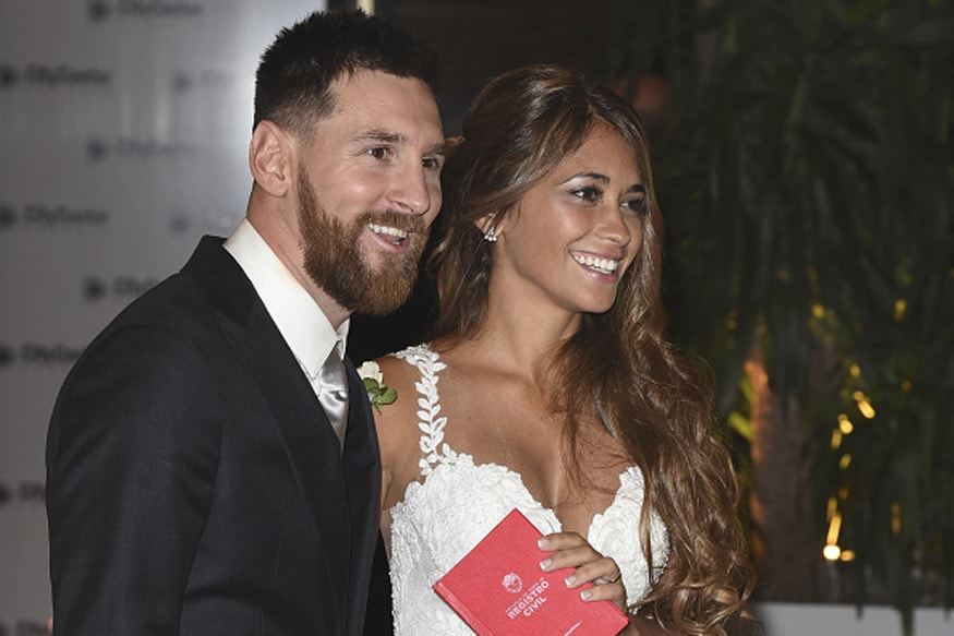 Lionel Messi Weds Childhood Sweetheart Antonella Roccuzzo