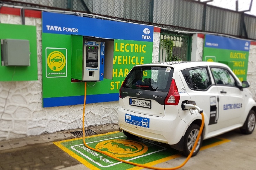 Tata Launches Electric Car Charging Station in Mumbai, Mahindra e2o
