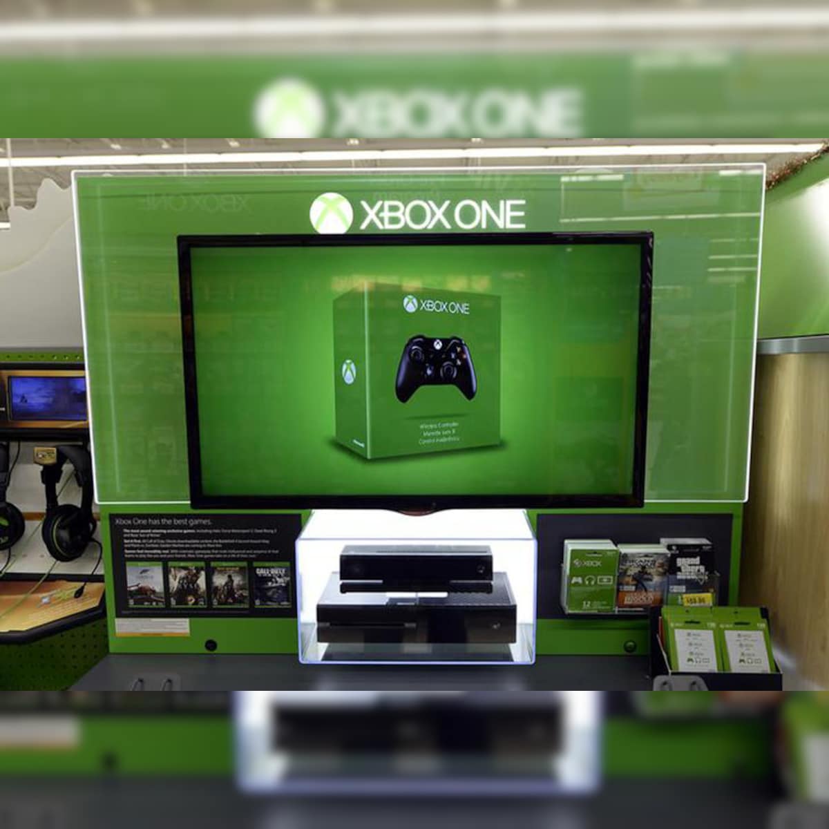 Сеть хбокс. Xbox one приставка. Xbox Original Xbox 360 Xbox one. Дом для хбокс. Выход Xbox Original.