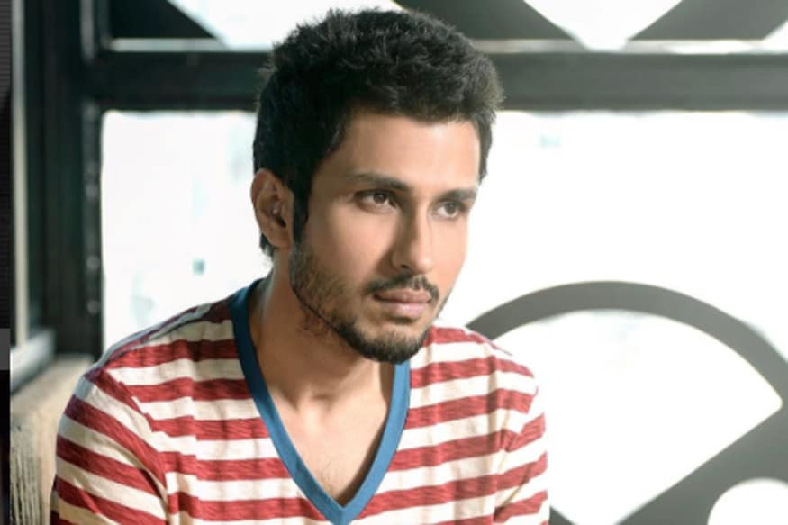 10 Pictures Of Amol Parashar Aka DJ Chitvan That Prove Hes More Than Just A  Chocolate Boy