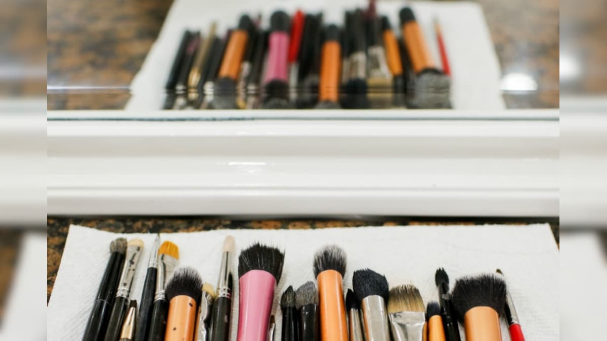 Here's How to Cover Stretch Marks With Makeup News18