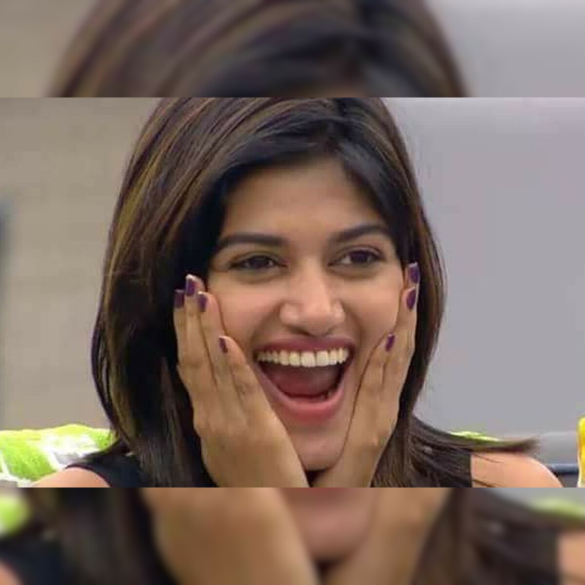 Bigg Boss Tamil: Post Her Exit, Oviya has a Special Message For Fans