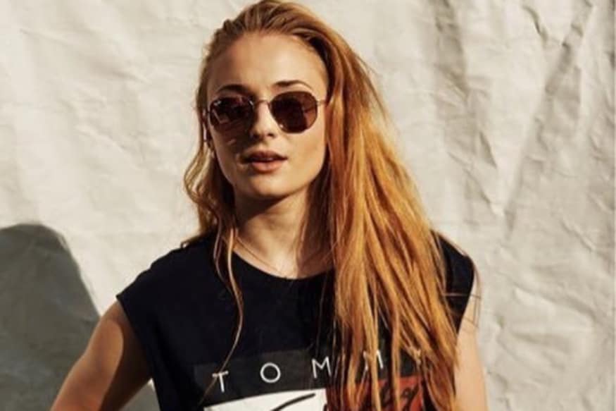 Sophie Turner wore so many stunning lehengas at Nick Jonas, Priyanka  Chopra's wedding. See pics