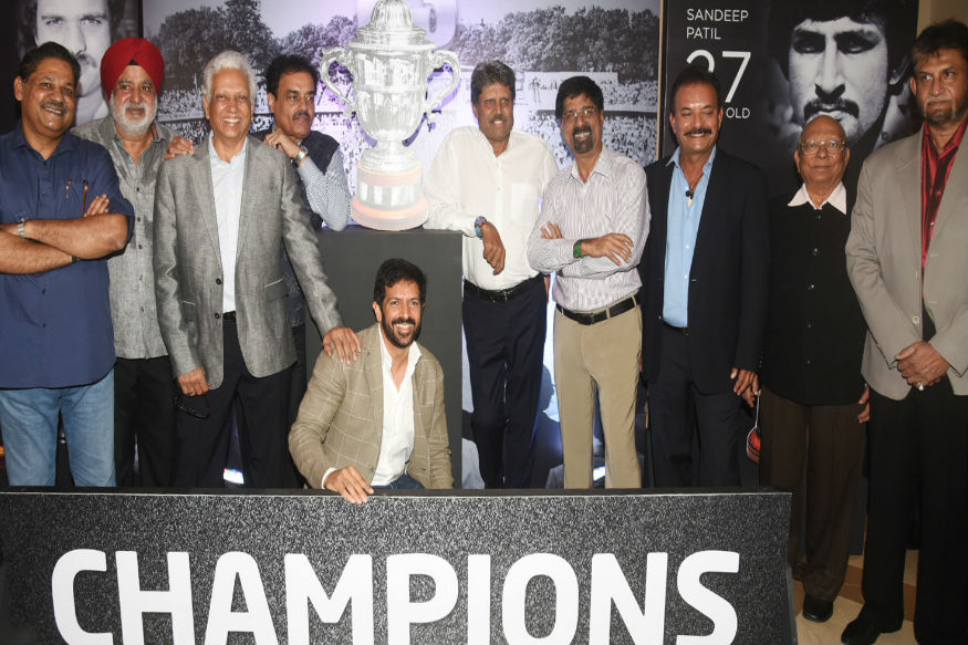 (Photo: Filmmaker Kabir Khan, ex-cricketer Kapil Dev and the 1983 World Cup winning team at an event in Mumbai/ Yogen Shah)