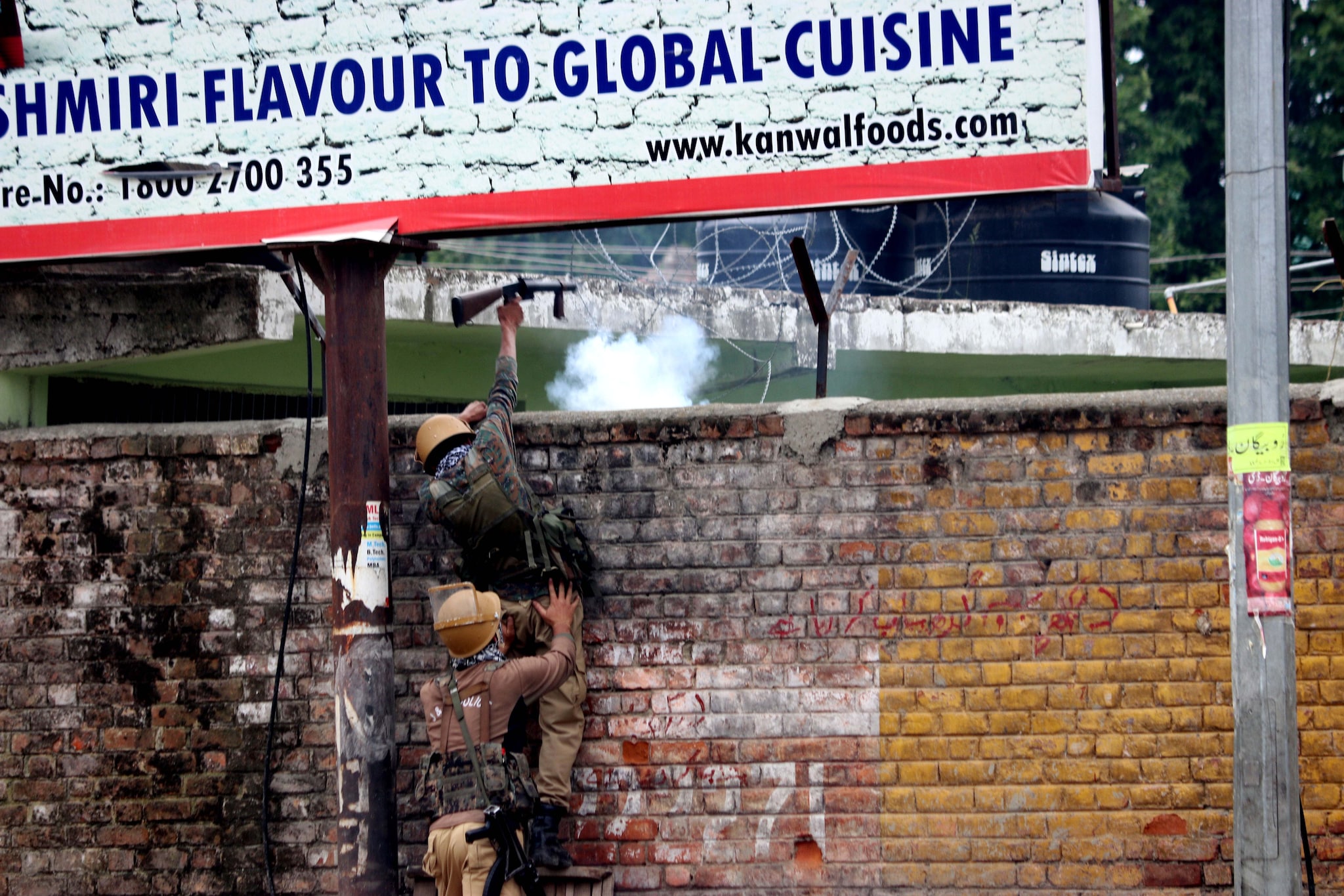 Kashmir police firing