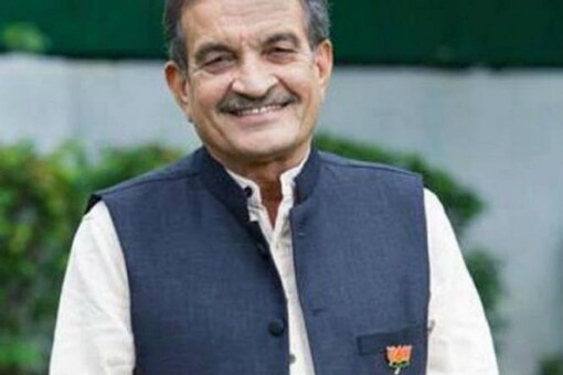 Chairing a meeting of chiefs of top steel PSUs, Birender Singh had pulled up public sector firms like SAIL and RINL for lagging behind not only on international benchmarks, but also their private counterparts and being complacent in ramping up capacities. (File photo)