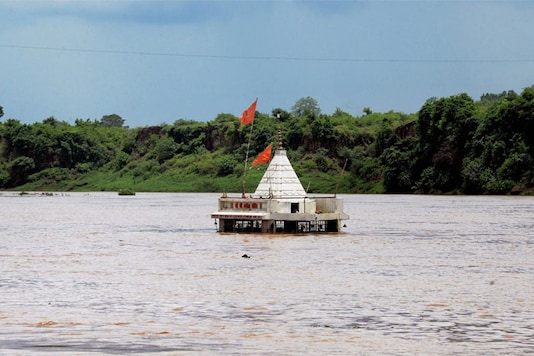 File photo of Narmada river. Representative image. (Image: PTI) File photo of Narmada river. Representative image. (Image: PTI)