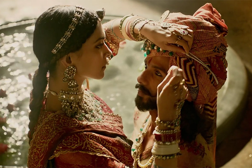 Deepika, Shahid & Ranveer Singh's Regal Avatars from Padmaavat Deepika, Shahid & Ranveer Singh's Regal Avatars from Padmaavat
