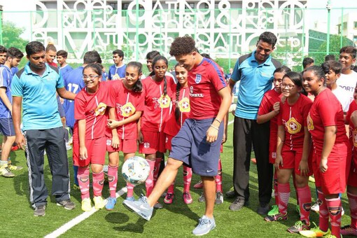 Jadon Sancho of England spend time with the underprivileged kids in Kolkata. 