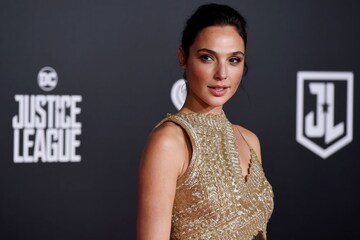 Wonder Woman Star Gal Gadot's Fake Porn Video Goes Viral - News18