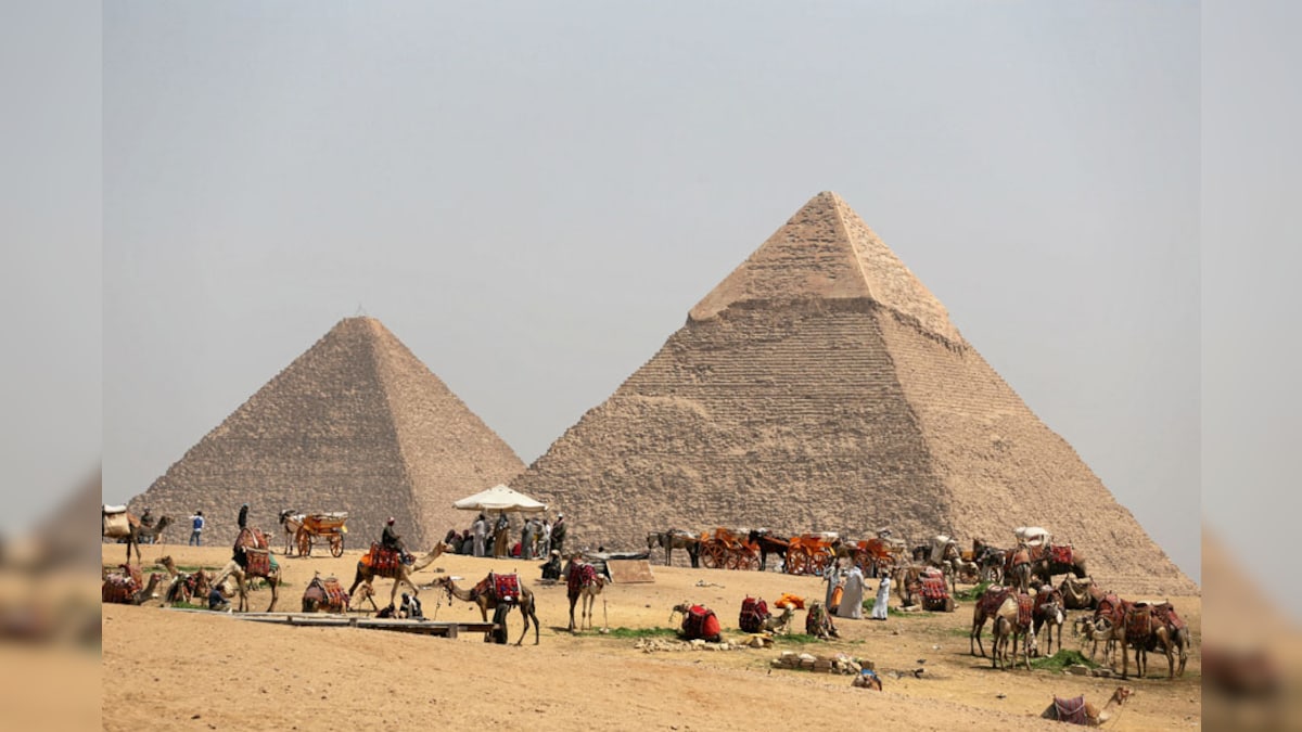 Tomb Raiders Egypt Investigating Couple Filmed Naked On Top Of Giza Pyramid News18