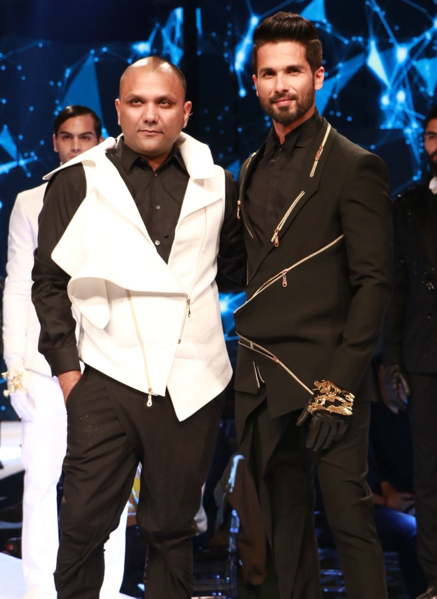 (Photo: Actor Shahid Kapoor turns showstopper for designer Gaurav Gupta at Van Heusen + GQ Fashion Nights 2017/ Yogen Shah)