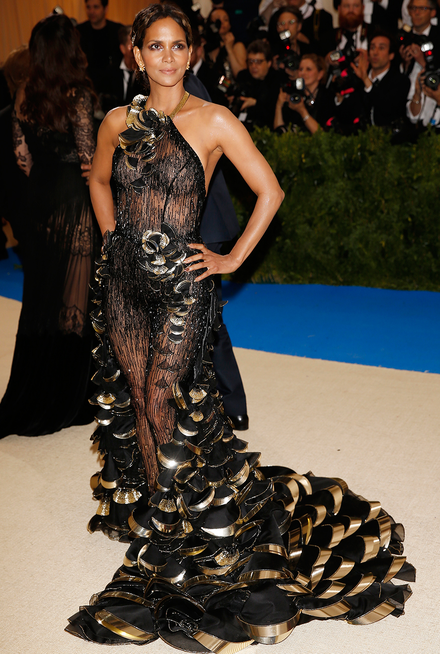 Halle Berry at Carlo Allegri at Met gala. 