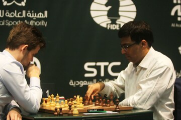 Viswanathan Anand beats World No 1 Magnus Carlsen in World Rapid  Championship