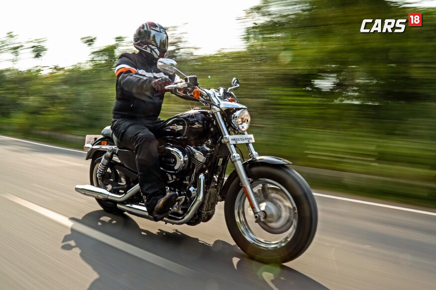 Harley-Davidson-1200-Custom-Profile