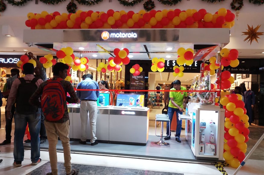 Motorola Opens Its Exclusive Store Moto Hub in Chennai