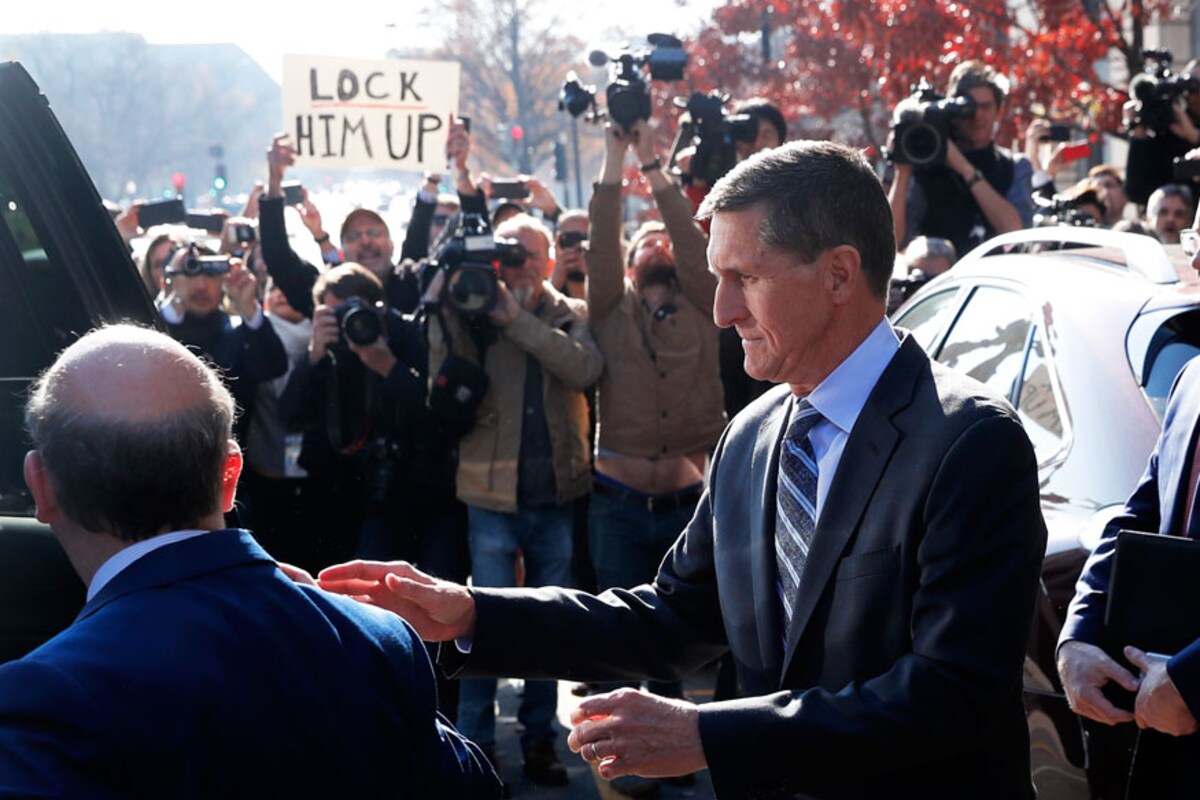 Michael Flynn Who Led Lock Her Up Chants Now Faces Lock Up Himself Michael Flynn Who Led Lock Her Up Chants Now Faces Lock Up Himself