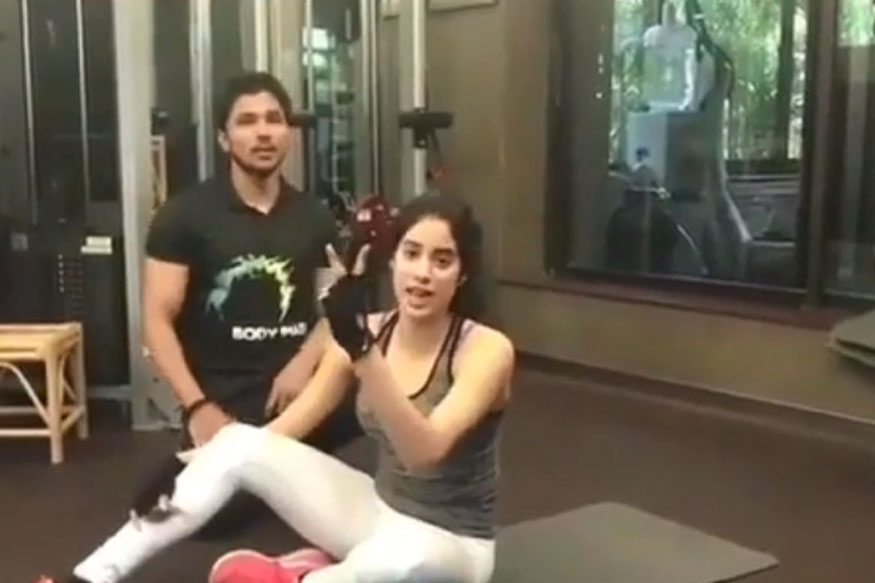 Watch: Jhanvi Kapoor's Idea of Six-pack Abs in 5 Minutes 