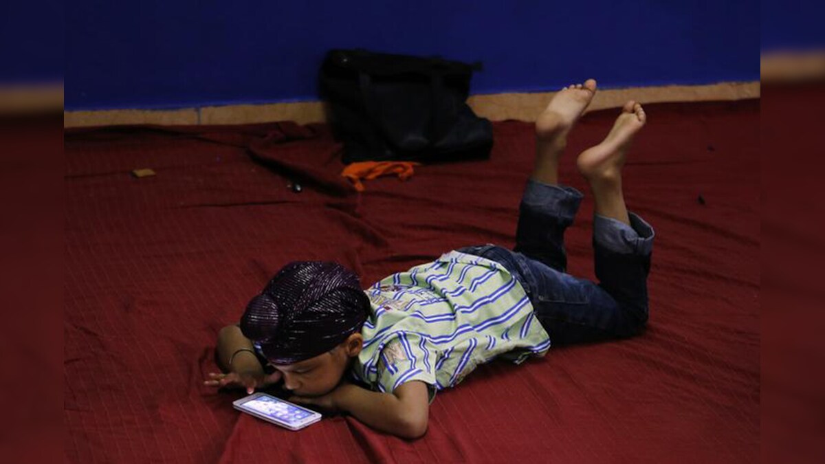 Smartphone Screens Are Three Times Dirtier Than a Toilet Seat Study News18