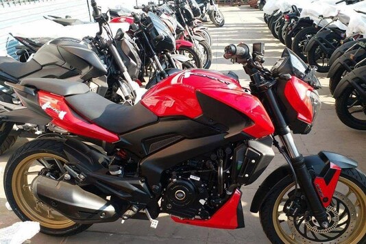 Bajaj Dominar 400 2018 Edition With New Colors Launched In India