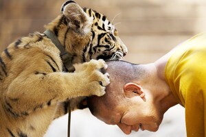 Incredible Friendship Between Humans & Animals - In Pics