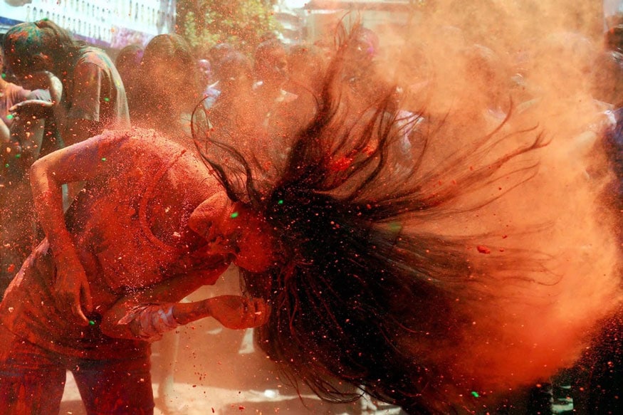 4 Hair Care Tips for Holi to Keep Your Strands from Damage 4 Hair Care Tips for Holi to Keep Your Strands from Damage