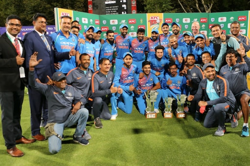 Indian team celebrates after their T20I triumph over South Africa. (Twitter/ICC)