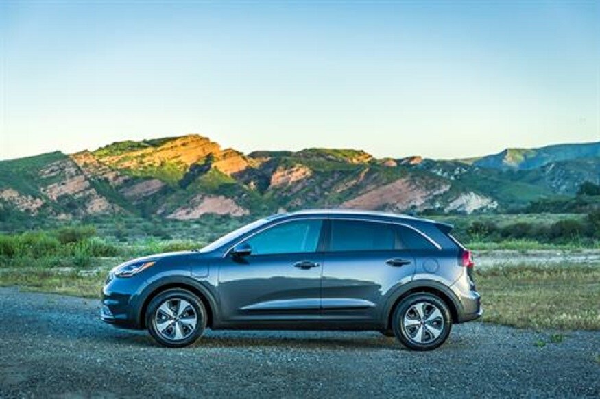 Kia Niro Names 2018 Green SUV of the Year by Green Car Journal