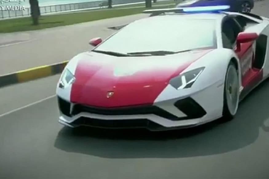 Dubai Police Adds Lamborghini Aventador Supercar to Its Fleet, Joins Bugatti  Veyron and Lykan HyperSport [Video]