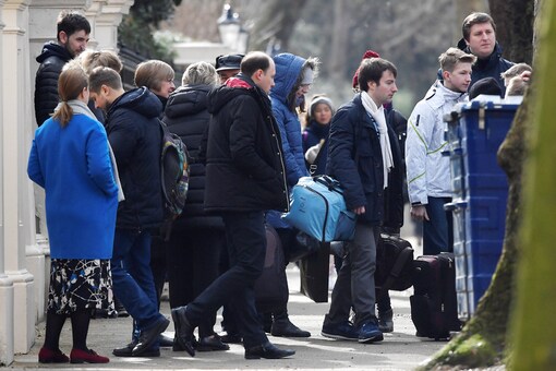Embassy staff and children leave Russia's Embassy in London, Britain, on March 20, 2018. (File Photo: Reuters)
