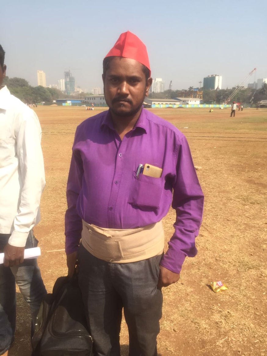 Mangesh Mandwe, 31 year-old onion farmer from Junnar, Pune who has been protesting for fair crop price for years now. (Image: News 18) Mangesh Mandwe, 31 year-old onion farmer from Junnar, Pune who has been protesting for fair crop price for years now. (Image: News 18)