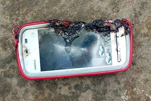 HMD Global, the new caretaker of the Nokia brand, has sidelined itself from the incident, that kiiled a teen, as the mobile phone (Nokia 5233) in question was not manufactured by them.(Image: CEN)