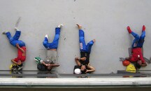 World Sleep Day 2020: People Sleeping in Most Unusual Places