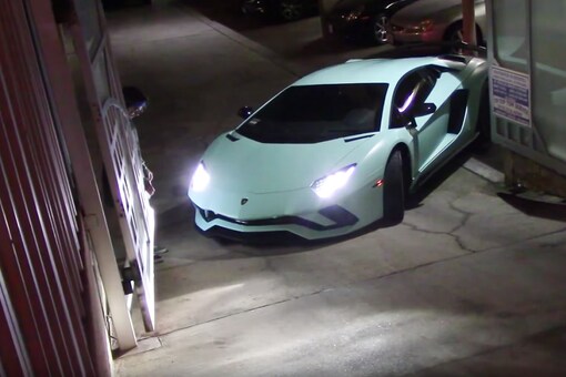 Justin Bieber Struggles to Drive His Lamborghini Aventador out of a Parking  Lot [Video]