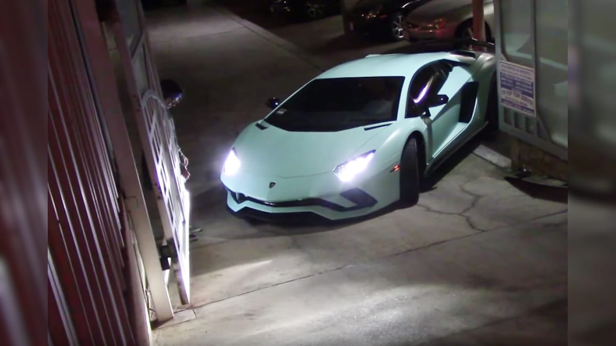 Justin Bieber Struggles to Drive His Lamborghini Aventador out of a Parking  Lot [Video]