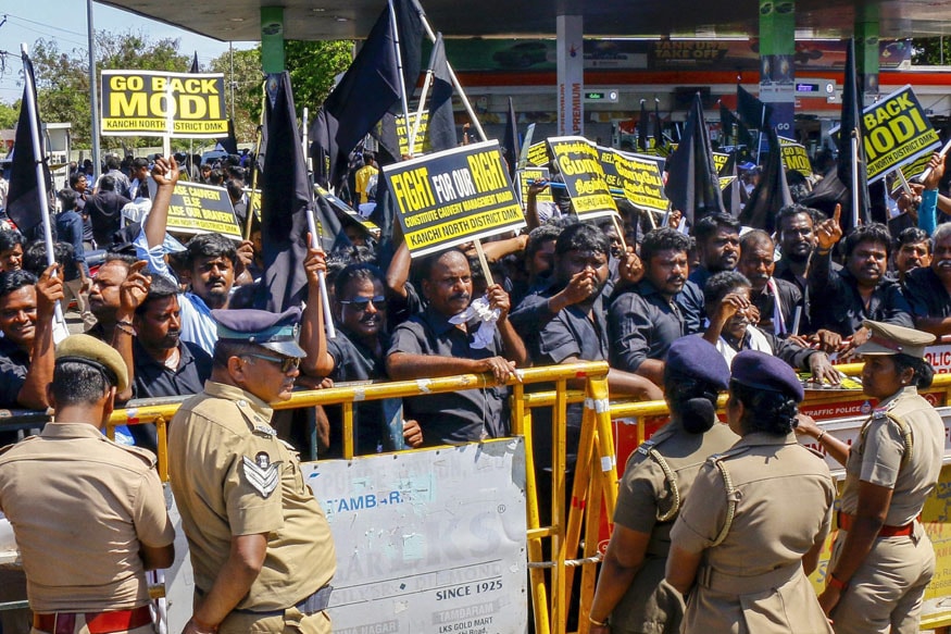 'Go Back Modi': Cauvery Protesters Greet PM in Chennai With Black Flags, Balloons and Twitter Trend