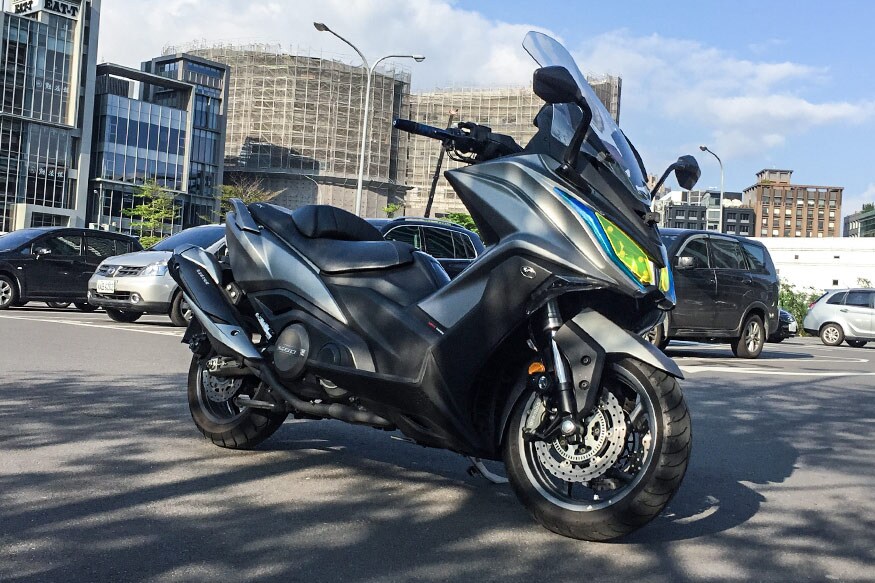 Kymco-AK-550