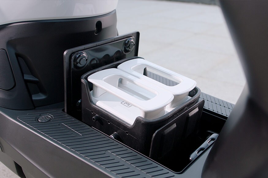 Kymco-Ionex-removable-battery