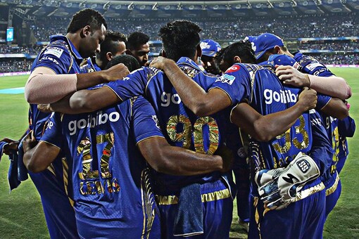 File image of Mumbai Indians players in a huddle. (Mumbai Indians/ Twitter Image) 