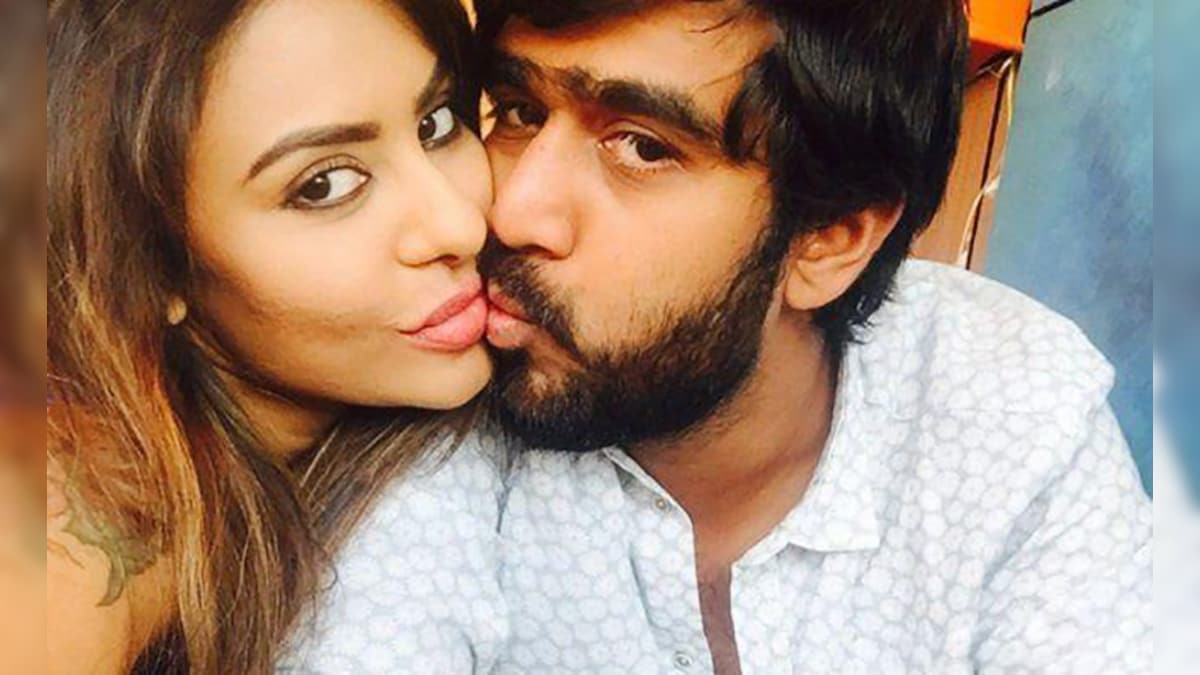 Intimate Photos of Sri Reddy & Abhiram Daggubati Go Viral - News18