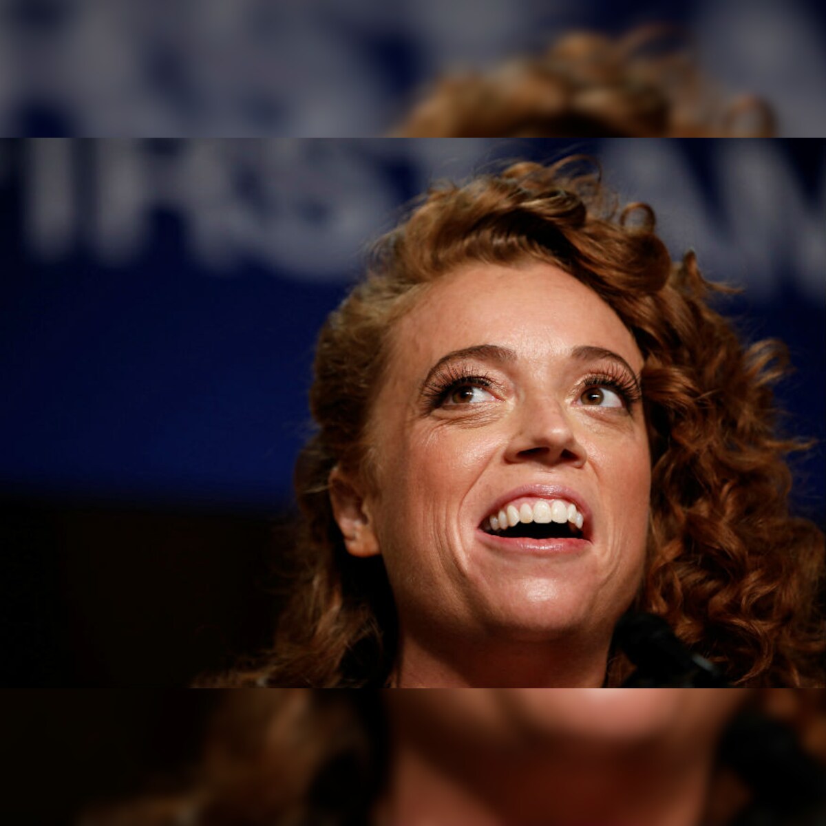 She Bombed': Trump Gives Thumbs-Down to 'Filthy' Comic Who Roasted His  Spokeswoman